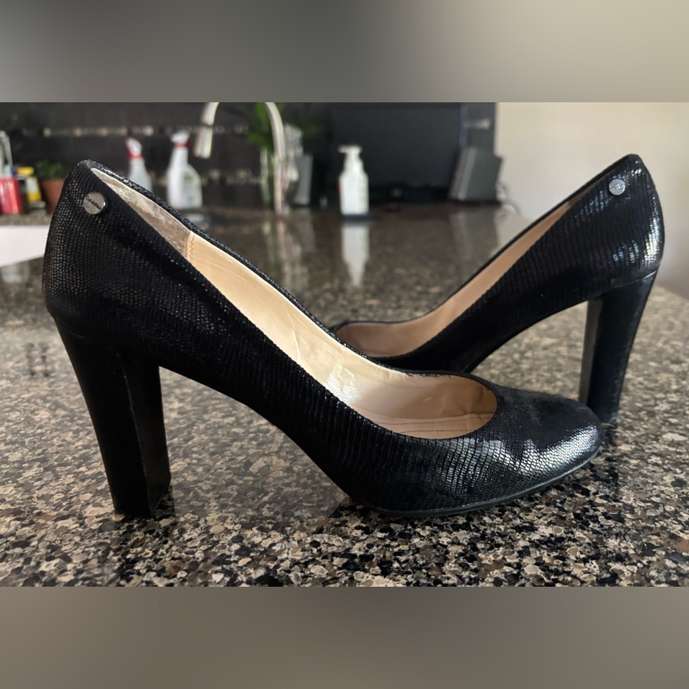 Calvin Klein Olive 2 Black Textured Round Toe Pumps